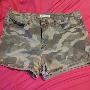 Camouflage Army Shorts